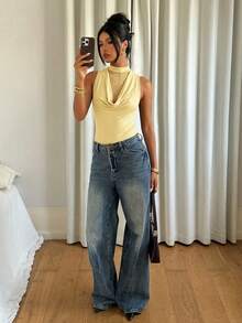 Siren Gaze Bodysuit Tanpa Lengan Wanita Warna Polos Minimalis untuk Sehari-hari dengan Hiasan Renda dan Patchwork - Kuning muda - View 4