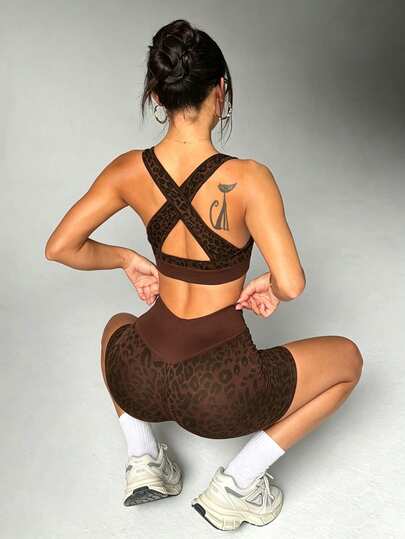 Slayform Seamless Leopard Print Sexy Women Sports Bra And Shorts Set