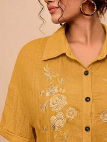 Travachic Plus Size Casual Cotton Floral Embroidered Black Shirt Collar Batwing Sleeve Patchwork Dress - Yellow - View 3
