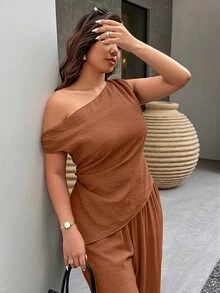 SHEIN LUNE 大码女式休闲褶皱纹理不对称肩部两件套，适合春夏假期穿着 - 薑色 - 查看 1