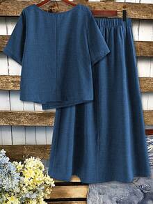 EMERY ROSE Plus Size Women's Solid Color Textured Round Neck Blouse And Skirt 2-Piece Set, Button Decor Casual Outfit - Blue - View 2