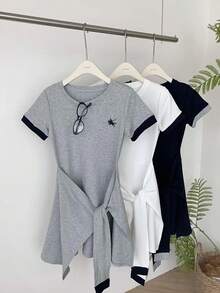 SHEIN Franclia Vestido Casual de Verão Feminino, Roupa de Praia, Vestido de Manga Curta Confortável e Versátil com Gola Redonda e Amarração no Pescoço Estampado - Cinza - Visão 6