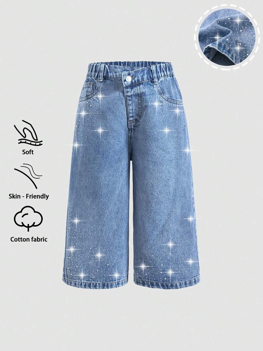 SHEIN 少女时尚牛仔七分裤，夏季轻盈新款，休闲街头风Y2K设计，百搭，中度水洗蓝色，不对称松紧腰，基础口袋，按扣门襟，水钻装饰，宽松直筒七分裤，柔软棉质牛仔面料，适合日常、聚会、派对、上学、通勤等场合，2026夏季新款