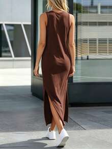Silhoulove Gaun Tanpa Lengan Warna Polos Kasual Musim Panas dengan Belahan Samping - Coffee Brown - View 4