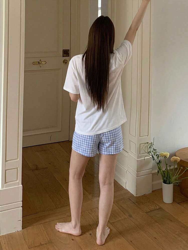 Women's Letter Print Short Sleeve T-Shirt And Plaid Shorts Pajama Set