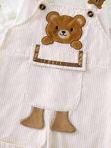 SHEIN Playful Pals 2件組男嬰圓領短袖白色T恤與可愛卡通熊刺繡圍兜短褲夏季休閒套裝，適合嬰兒家庭穿搭 - 卡其色 - 查看 4