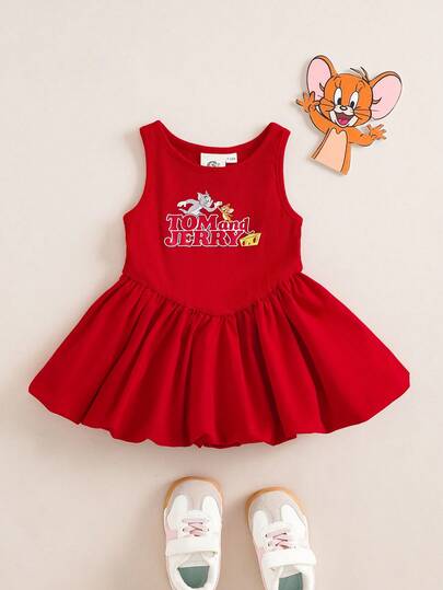 TOM & JERRY X SHEIN 1 bộ áo liền quần không tay cổ tròn in hình hoạt hình dễ thương và thanh lịch cho bé gái, thích hợp cho mùa hè.