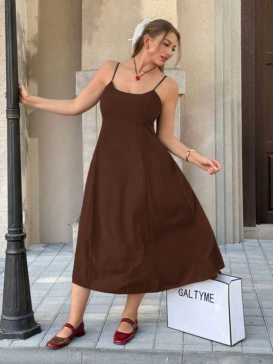 SHEIN EZwear 大码女式纹理吊带A字简约纯色连衣裙 - 巧克力棕 - 查看 1