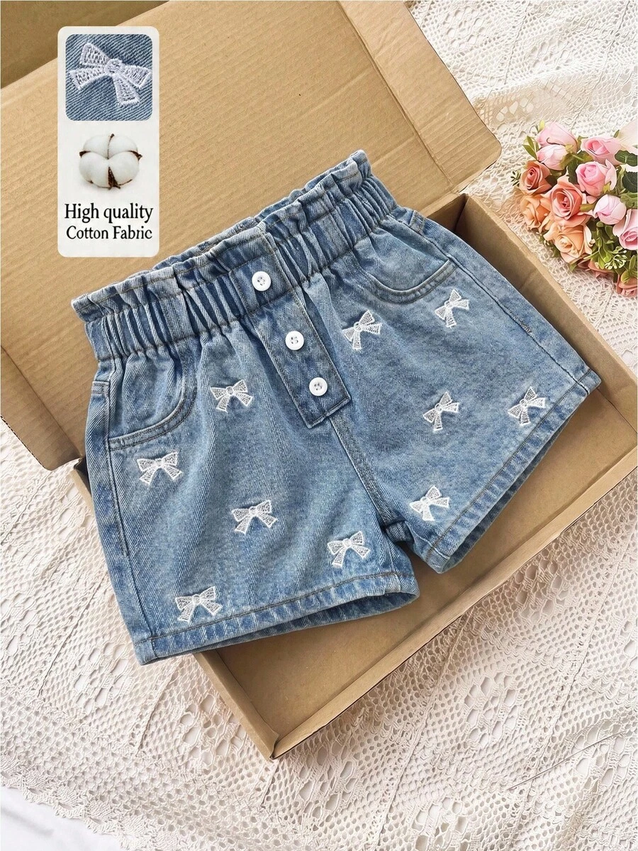 SHEIN Vintaside Kids 少女时尚花卉刺绣牛仔短裤，夏季轻薄新款，中度水洗蓝色，可爱甜美休闲街头度假风设计，松紧腰带花卉刺绣，简约宽松牛仔短裤，柔软舒适的棉质牛仔面料，适合日常、派对、上学、通勤等场合，2026春夏新款