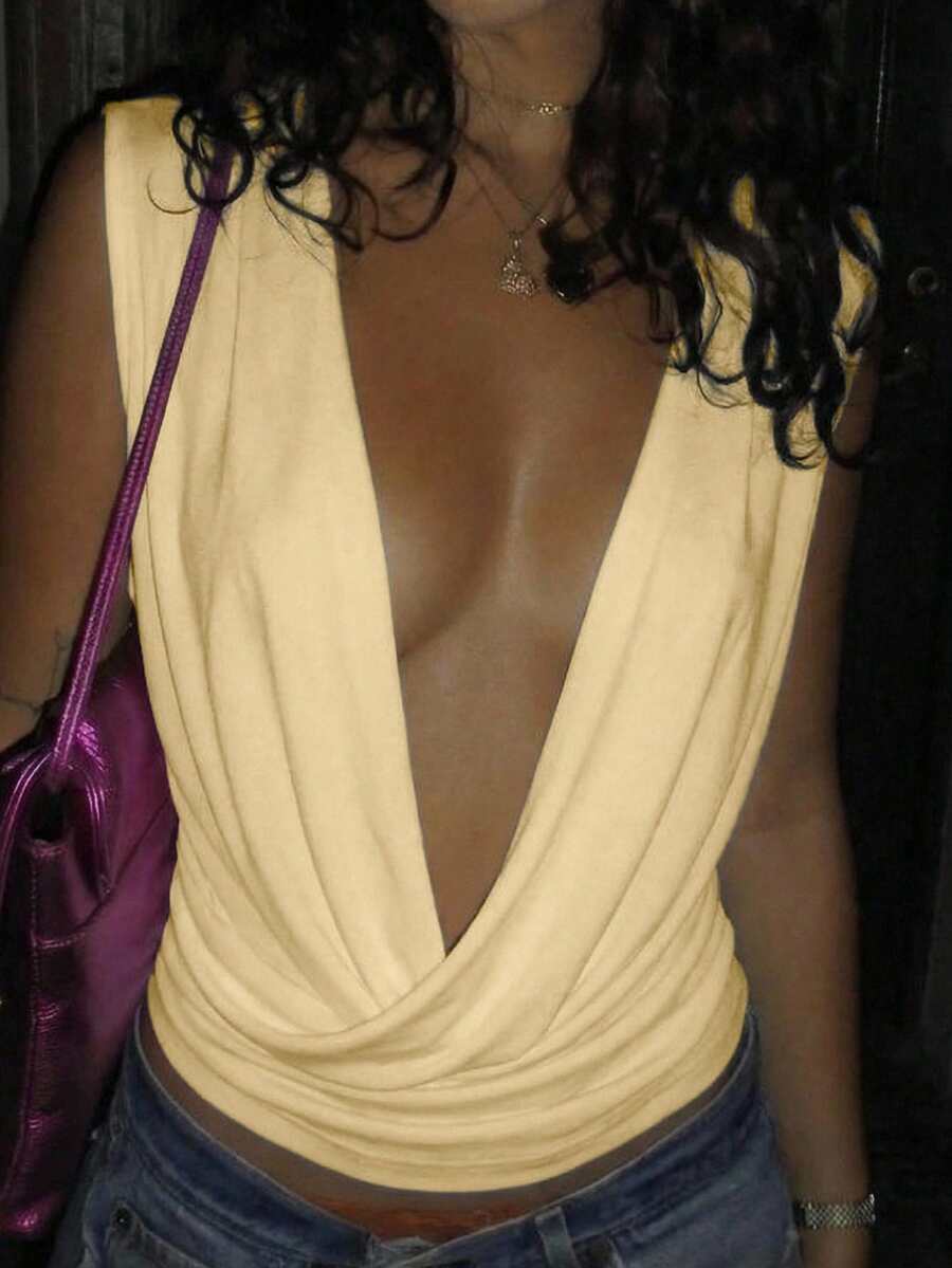 SHEIN SXY Blusa sexy con cuello en V profundo y drapeado en amarillo pálido para mujer de talla grande - amarillo ganso - Ver 1
