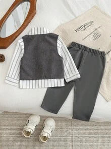SHEIN 3件組男嬰紳士套裝，黑白條紋襯衫、不對稱背心與長褲套裝，優雅婚禮禮服，返校學院風 - 灰色 - 查看 2