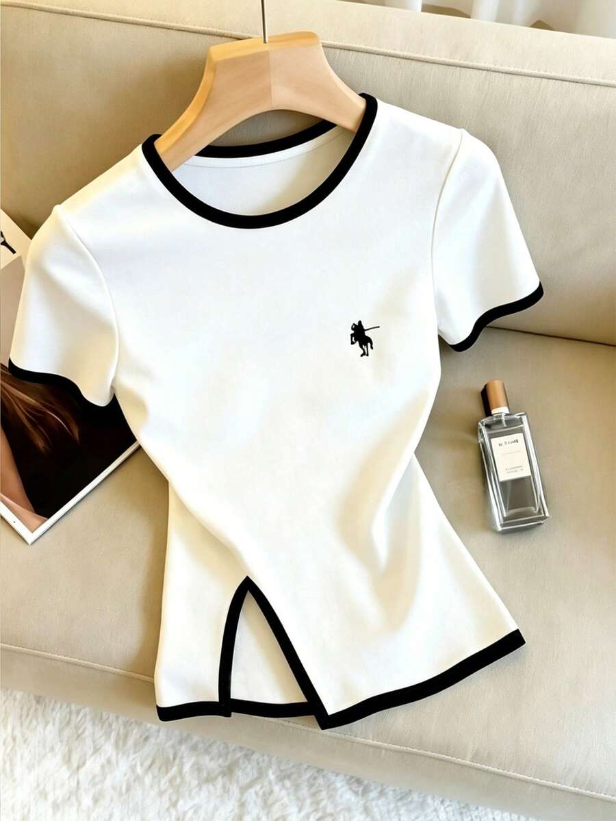 SHEIN Franclia Camiseta de mujer de manga corta elegante con bordados, con detalles de etiqueta negra, adecuada para ocasiones románticas, casuales y al aire libre, opción perfecta para primavera y verano - Blanco - Ver 1