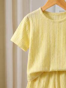 Souflis Souflis Set de 2 piezas Camiseta de manga corta y pantalones cortos casuales y versátiles con rayas de waffle para niño pequeño, conjunto de verano - Amarillo - Ver 4