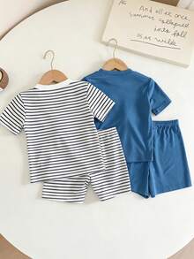 Conjunto de pijama casual de manga corta y cuello redondo para niños pequeños, con pantalón corto, diseño clásico a rayas jacquard + parche bordado de oso en el pecho, adecuado para primavera/verano - Multicolor - Ver 2