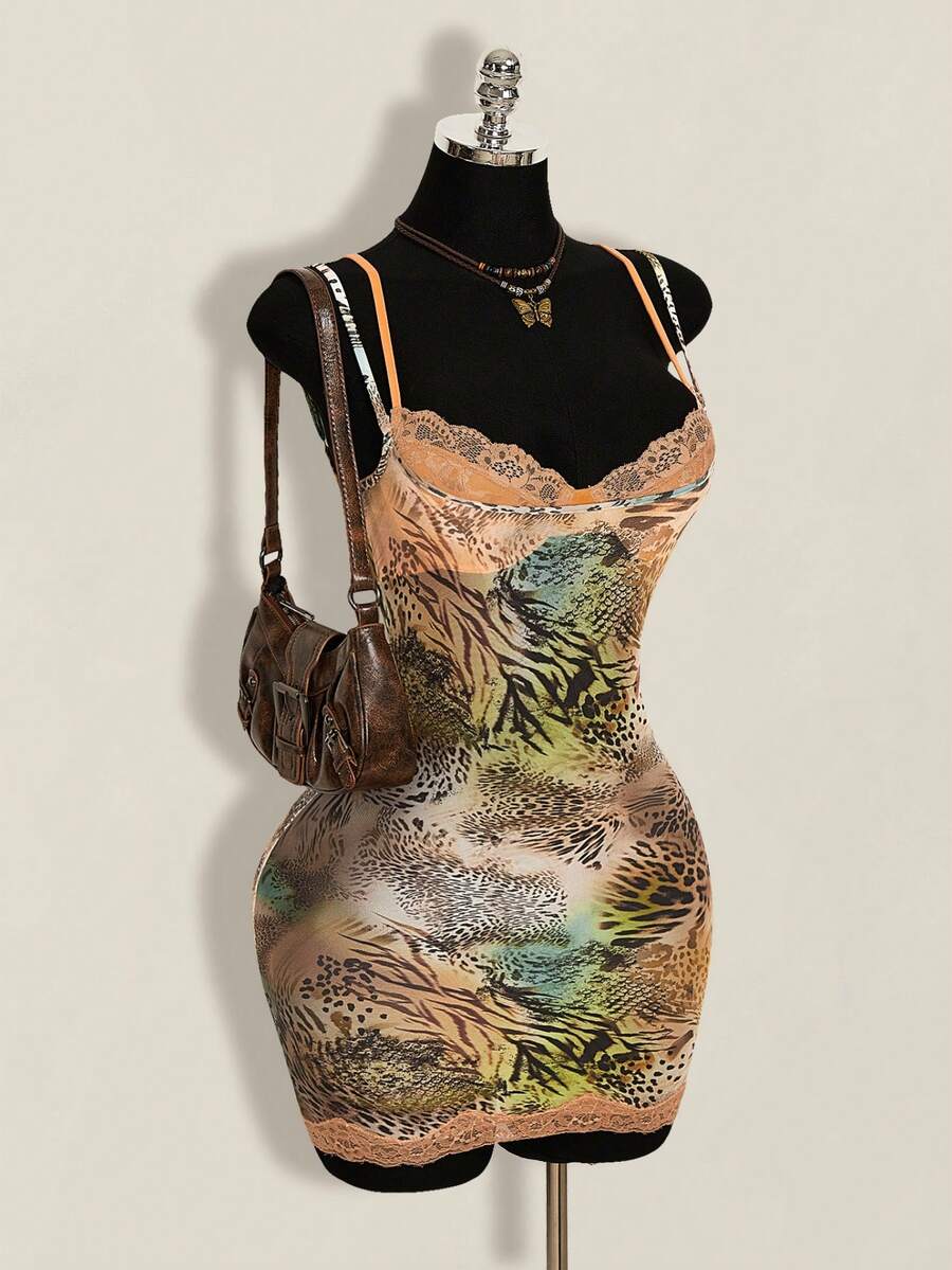 SHEIN ICON Vestido mini ajustado con parches de encaje estampado - Multicolor - Ver 1