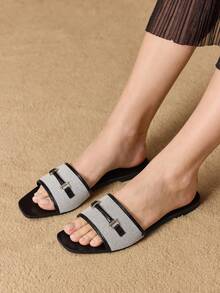 MOTF PREMIUM Giày sandal đế bằng hở mũi dành cho nữ, phong cách thường ngày/công sở, phối lưới tương phản, trang trí kim loại. - màu đen - Xem 4