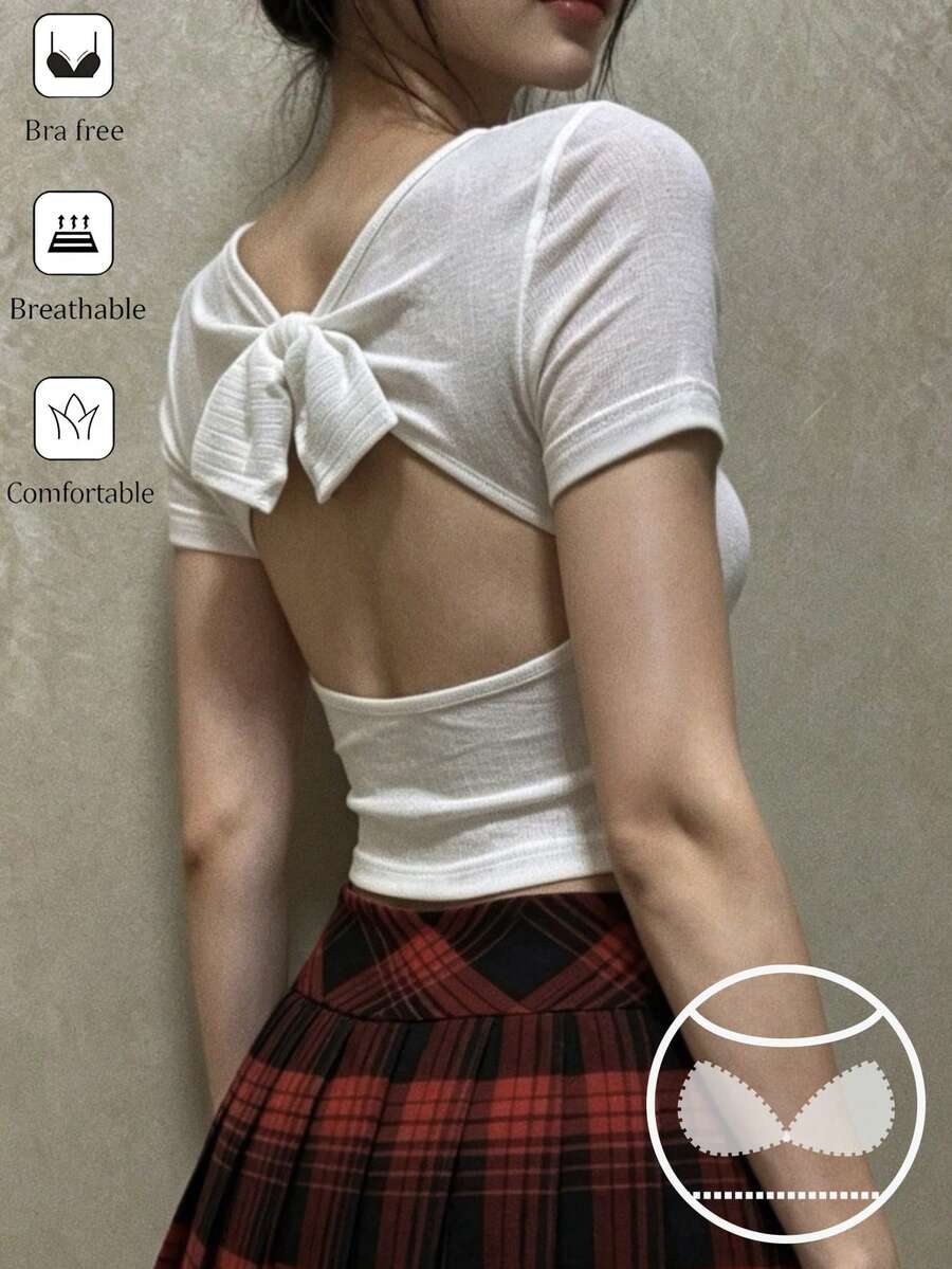 DAZY 女士夏季休闲短袖T恤,内置胸垫,纹理面料,圆领,后背蝴蝶结设计 - 白色 - 查看 1