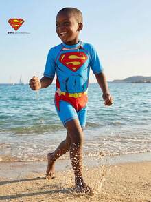 SUPERMAN X SHEIN Maija Kids 小男孩春夏修身拼接泳衣，聯名款 Squishy 嬰兒藍 Baby - 藍色 - 查看 3