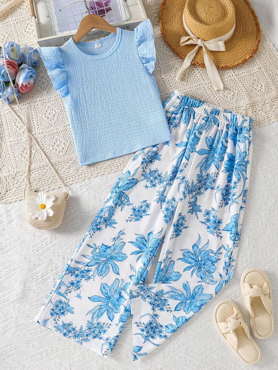 SHEIN Sparklyn 两件套女童浅蓝色纹理针织短款飞袖上衣和松紧腰碎花直筒裤套装,休闲度假风,夏季 - 藍色 - 查看 1