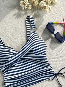 Swim Lushoire Bộ đồ bơi nữ gồm áo tankini kẻ sọc, dây rút phía trước và quần short màu xanh navy. - Màu xanh hải quân - Xem 3