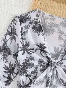 SHEIN 少女四件套泳衣，时尚印花分体泳衣，椰树印花两件式泳衣+网纱罩衫三件套。全新夏季款式，亲肤速干泳衣。基础黑色设计+椰树罩衫。高腰设计。时尚沙滩泳池装扮。打造休闲个性造型的必备单品。少女两件套泳衣，少女两件套泳衣，少女夏季度假装，少女泳衣，青少年两件式泳装，全包覆式少女度假套装，少女沙滩装，棕榈树印花套装 - 黑與白 - 查看 4