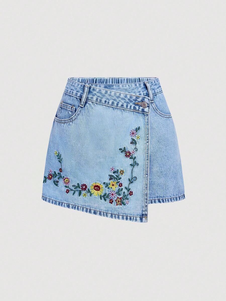 SHEIN Essnce 大码女式时尚花卉刺绣口袋牛仔短裤 - 藍色 - 查看 1