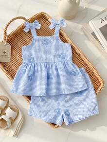 SHEIN Playful Pals 2件套女婴幼儿/新生儿0-3岁休闲日常可爱度假条纹蝴蝶结装饰吊带背心+短裤套装，春夏款 - 藍色 - 查看 7