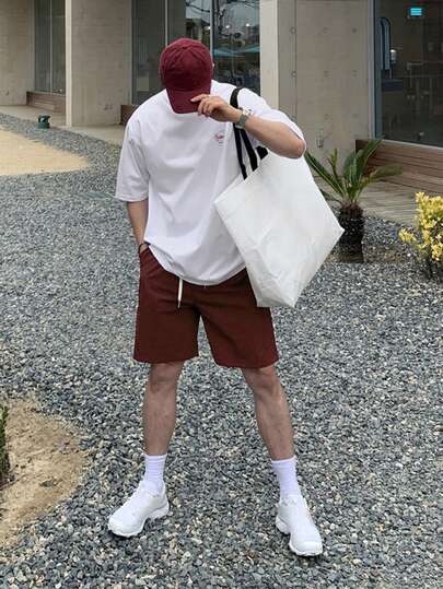DAZY 字母印花白色短袖T恤搭配棕色短裤男士两件套