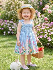 SHEIN Playful Pals 这款女童夏季粉色格子吊带连衣裙，以柔和的粉色格子为底色，点缀着新鲜草莓印花，尽显甜美俏皮的公主乡村风情。采用梭织面料，A字版型，肩带上的蝴蝶结装饰灵动可爱。适合草莓园拍照、校园活动、休闲放松、度假旅行以及参加派对等各种场合。 - 藍色 - 查看 6