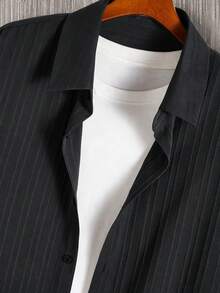 Manfinity Homme Herren Große Größen Set aus einfachem Kurzarm Hemd mit Einzelknopfleiste und Hose mit Kordelzug Taille und Taschen - Schwarz - Übersicht 4