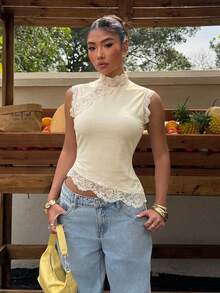 Muchica 女士纯色高领蕾丝拼接修身休闲背心 - 杏色 - 查看 4