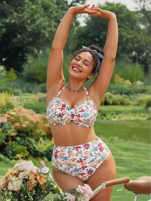 SHEIN Swim Mod Bộ bikini in họa tiết hoa kỹ thuật số gợi cảm, mẫu mới về mùa xuân/hè 2026, áo ngực có đệm rời, dây đeo có thể điều chỉnh, trang trí bèo nhún, quần tam giác cạp cao, dáng ôm sát. - Nhiều màu - Xem 4