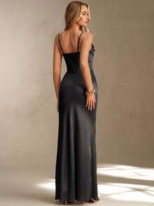 Glamine Gaun Slip Elegan Berwarna Polos dengan Belahan Tinggi dan Model Draperi - Hitam - View 2