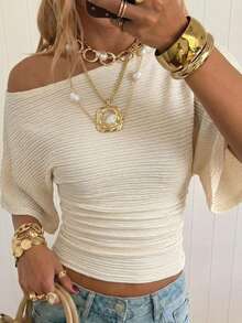 SHEIN EZwear Camiseta de mujer de punto jacquard blanco crema con rayas verticales, elegante prenda de verano para el brunch, vacaciones o para ir al trabajo, tejido texturizado, estilo moderno Y2K. - Blanco - Ver 4