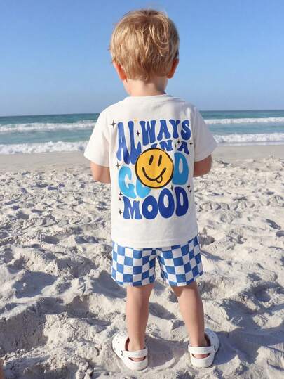 SHEIN Playful Pals Bộ áo thun và quần short in hình mặt cười cho bé sơ sinh, thích hợp cho mùa hè.
