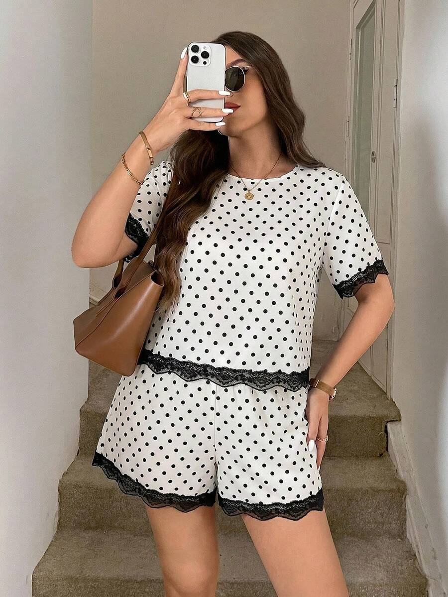 SHEIN LUNE 两件套加大码女式拼接波浪纹带返校套装,女式修身短袖上衣和短裤,适合秋季返校节、商务休闲等各种场合,适合身材丰满的女性。 - 白色 - 查看 1