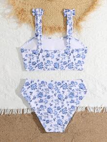 SHEIN Bộ bikini hai mảnh dễ thương dành cho thiếu nữ, chất liệu vải dệt kim in kỹ thuật số, có nơ và dây đeo, đồ bơi hai mảnh cho thiếu nữ, đồ bơi hoa văn cho thiếu nữ, bộ đồ bơi cạp cao cho thiếu nữ, đồ bơi hai mảnh mùa hè cho thiếu nữ, bikini cạp cao mùa hè cho thiếu nữ, đồ bơi hai mảnh mùa hè cho thiếu nữ, đồ bơi hai mảnh kín đáo cho thiếu nữ, bộ bikini kín đáo. - Xanh và trắng - Xem 2
