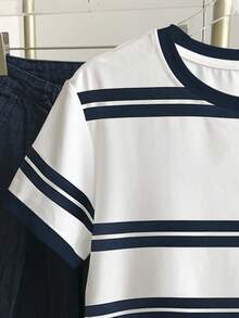 Resyla Women's Striped Knight Pattern Print Color Block Round Neck Short Sleeve T-Shirt - White - View 4