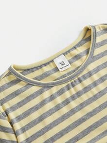 Camiseta ajustada con cuello redondo, de rayas amarillas y grises, de estilo casual y elegante para niñas preadolescentes - Amarillo - Ver 2