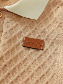SHEIN Streecool Kids 1pc Young Boy Beige Polo Shirt, Black Trim On Collar And Cuffs Add Details, Diamond Texture On Surface Enhances Quality, Creative "Leather Patch" Design On Left Chest, Suitable For Business Casual, Daily Commute, Semi-Formal Social Events, School - Mocha Brown - View 4