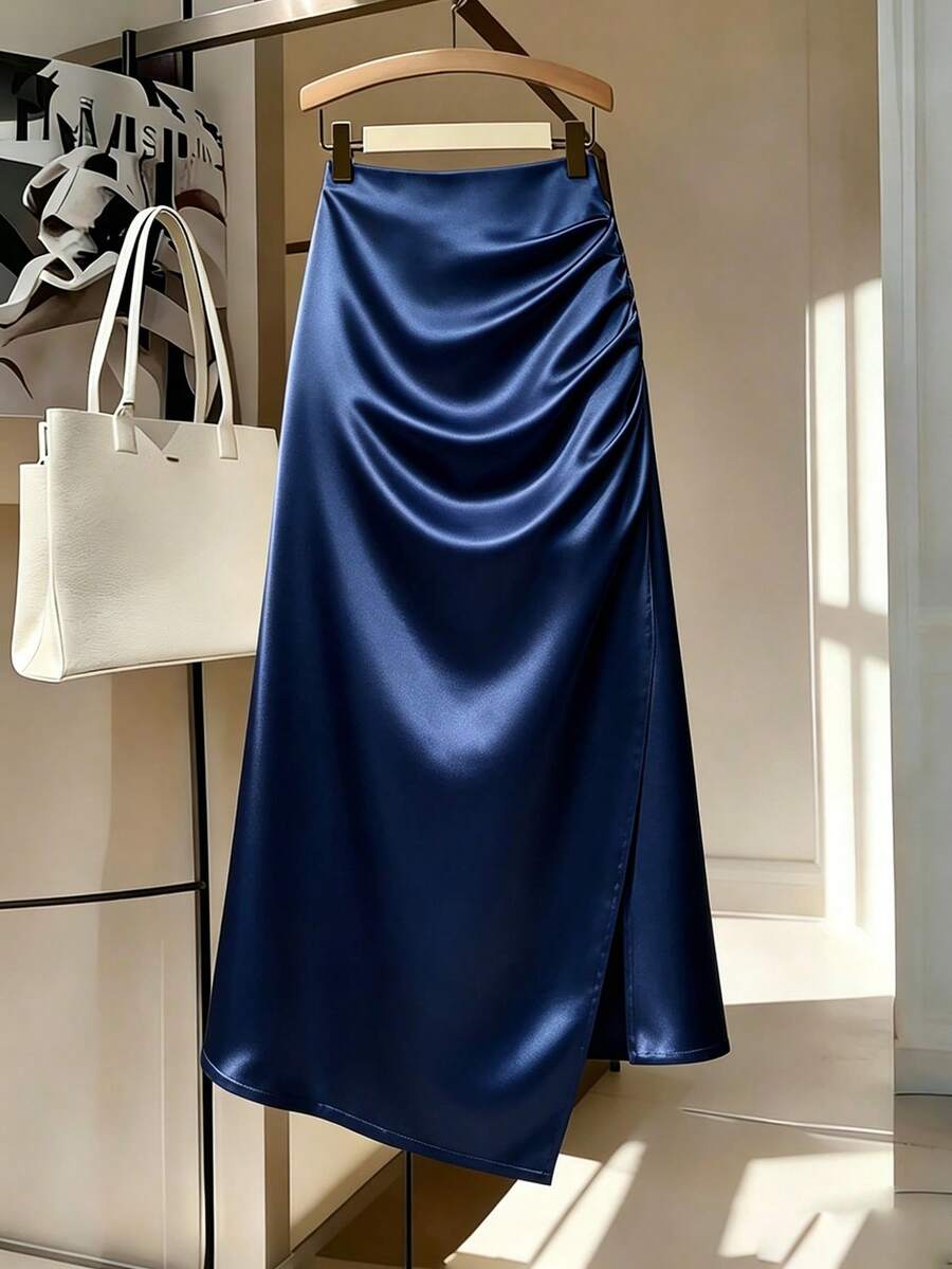 SHEIN LUNE CURVE 大码女式缎面褶裥不对称下摆半身裙，休闲款 - 藏蓝色 - 查看 1