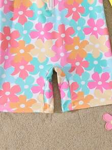 Setelan Baju Renang 2 Potong untuk Anak Perempuan, Motif Bunga Warna-warni, Lengan Panjang, Pelindung Ruam Kulit, dan Celana Pendek, Dilengkapi Tudung Lucu, Cocok untuk Berenang dan Liburan Musim Panas - Kuning - View 5