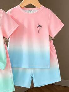 Bộ 2 món áo thun ngắn tay và quần short in hình cây dừa và hiệu ứng ombre cho bé trai, thoải mái khi mặc hàng ngày, thích hợp cho mùa xuân, mùa hè, chụp ảnh, đi chơi, làm quà tặng, thời trang cho bé trai, trang phục thường ngày, quần áo trẻ em có họa tiết, trang phục mùa xuân/hè, phong cách mới, thoải mái và thoáng mát, mang đến không khí mùa xuân, kỳ nghỉ hè thư giãn. - Nhiều màu - Xem 5