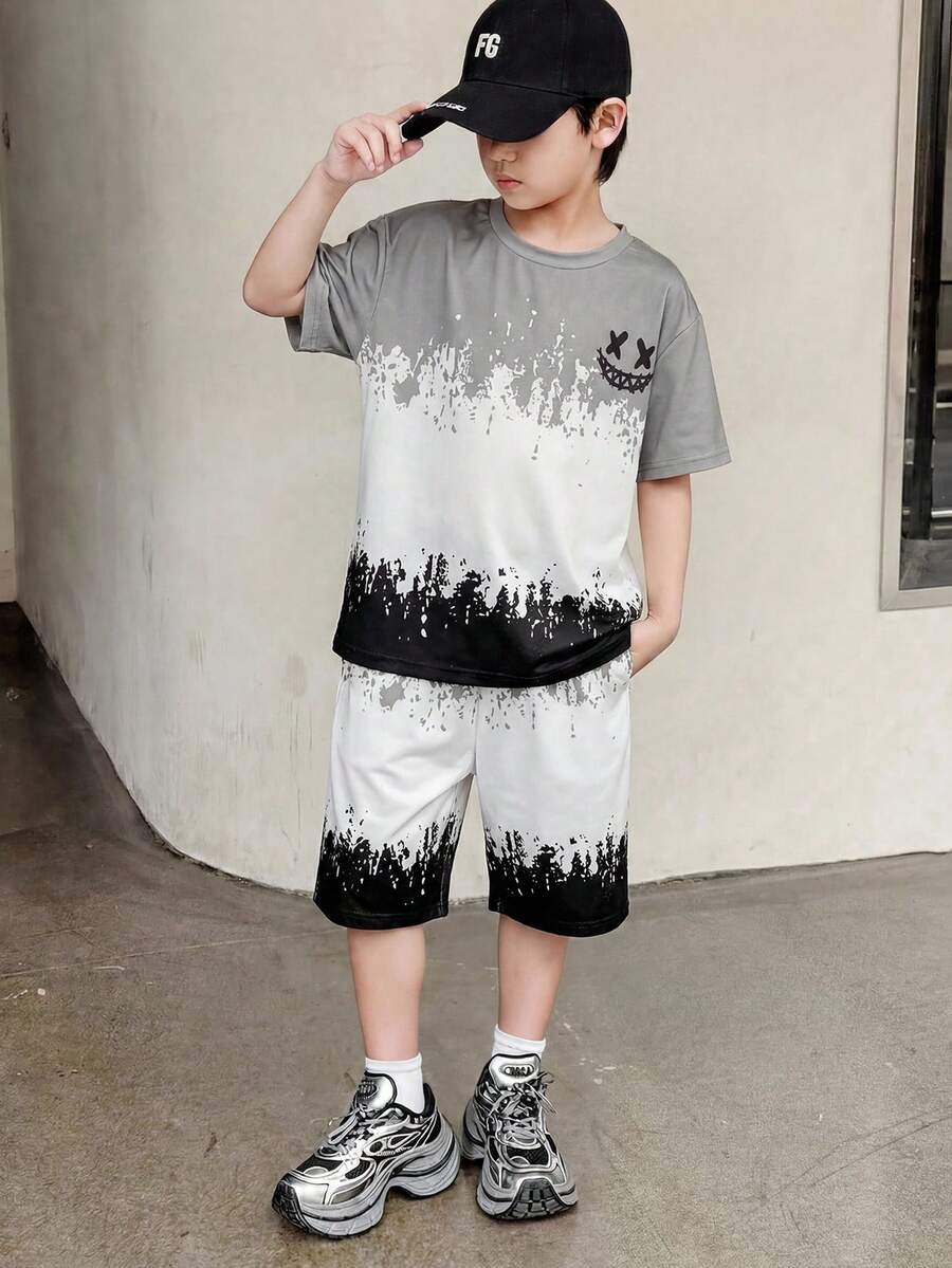 SHEIN 2件套儿童/青少年男童休闲舒适百搭泼墨印花短袖上衣和短裤套装，适合春夏季穿着