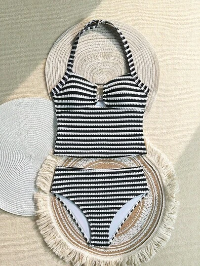 SHEIN Bộ đồ bơi 2 mảnh màu hồng sọc lượn sóng trang trí kim loại cho bé gái tuổi teen, chất liệu vải dệt kim mềm mại, thoải mái (cỡ lớn), thích hợp cho bãi biển, hồ bơi, bờ biển, lướt sóng, kỳ nghỉ, mùa hè, du lịch.