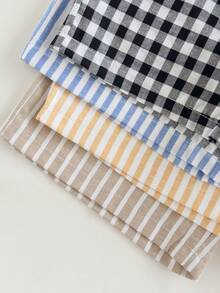 SHEIN Explorewe Bộ 4 món quần short thể thao thường ngày cho bé trai, phong cách đường phố, kẻ caro và sọc, phù hợp cho mặc hàng ngày, đi học, dã ngoại, thể thao, mùa xuân và mùa hè. Thiết kế đơn giản và thời trang, thoải mái khi mặc, mang đến nhiều lựa chọn phối đồ cho bé trai. Bộ trang phục này sẽ là lựa chọn sành điệu cho bé trai trong mùa hè, phù hợp cho kỳ nghỉ, chụp ảnh, xu hướng thời trang mới xuân/hè 2026. - Nhiều màu - Xem 6