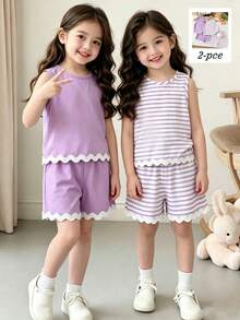 Elladie kids 两件套少女春夏新款上衣套装。梭织面料，纯紫色，数码印花图案。白色无袖圆领上衣，波浪下摆设计，搭配休闲短裤，紫色和白色条纹数码印花图案，波浪下摆设计。可爱休闲又舒适，适合春夏日常、上学、外出、度假穿着。 - 紫色 - 查看 11