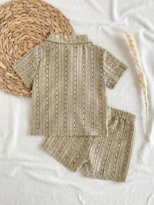 SHEIN Vintaside Kids 2件組中性新生兒至1歲男嬰/女嬰套裝 卡其色夏季波希米亞休閒度假襯衫與短褲套組 紋理短袖杏色服飾 - 卡其色 - 查看 2