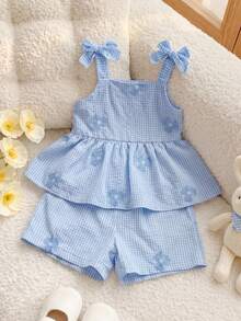 SHEIN Playful Pals 2件套女婴幼儿/新生儿0-3岁休闲日常可爱度假条纹蝴蝶结装饰吊带背心+短裤套装，春夏款 - 藍色 - 查看 2