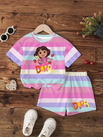 DORA | SHEIN Conjunto casual de camiseta de manga corta de cuello redondo a rayas y pantalones cortos para niña, DORA